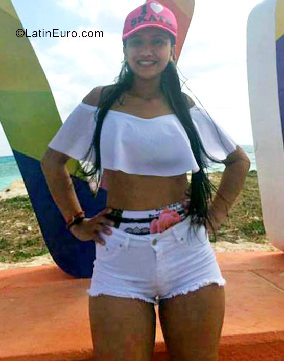 Date this delightful Colombia girl Melissa from Medellin CO21014
