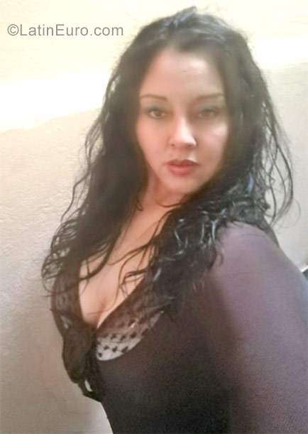 Date this pretty Colombia girl Omaira from Bogota CO21017