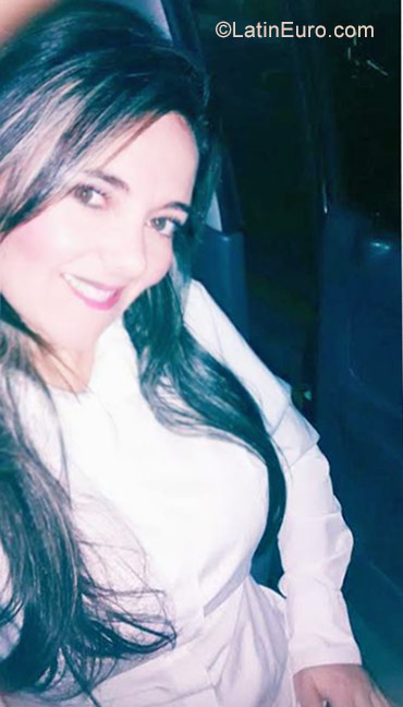 Date this good-looking Colombia girl Gloria from Medellin CO21053