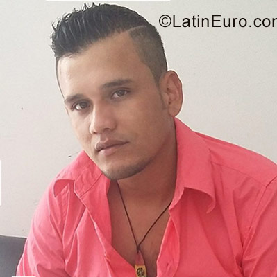 Date this sultry Colombia man Eric from Tulua CO21061