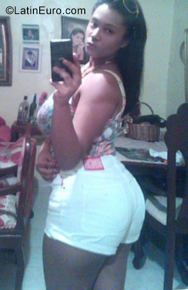 Date this charming Dominican Republic girl Stephany from Santo Domingo DO28227