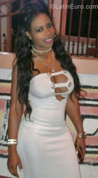 Date this fun Jamaica girl Shanie from Montego Bay JM2424