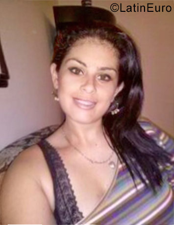 Date this sensual Colombia girl Karen from Cali CO21150