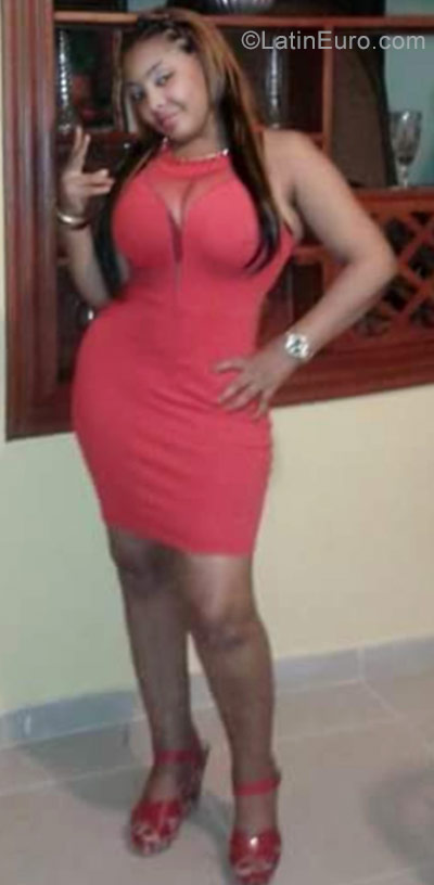Date this foxy Dominican Republic girl Jeannett from Santiago DO28377