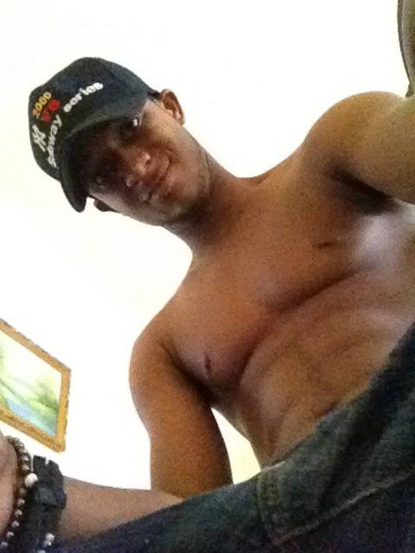 Date this hard body Dominican Republic man Frangel from Santo Domingo DO28422