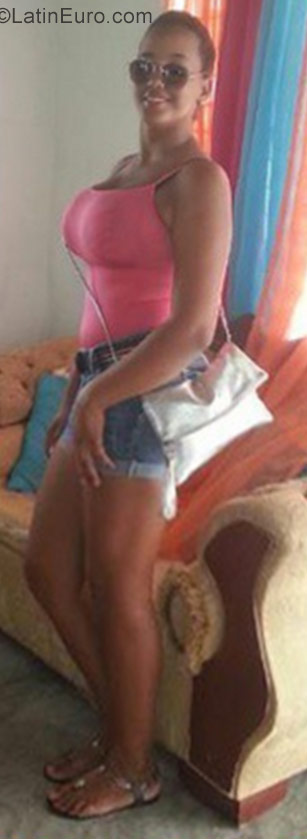 Date this charming Dominican Republic girl Katherine from Santiago De Los Caballeros DO28426