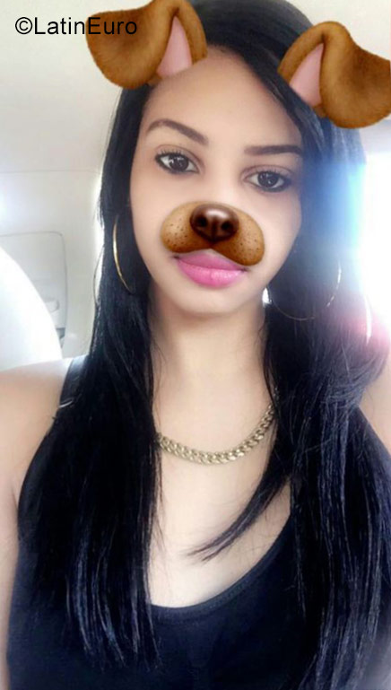 Date this stunning Dominican Republic girl Lisbeth from Santo Domingo DO28484