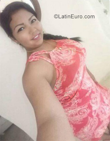 Date this attractive Dominican Republic girl Maria from Punta Cana DO28601