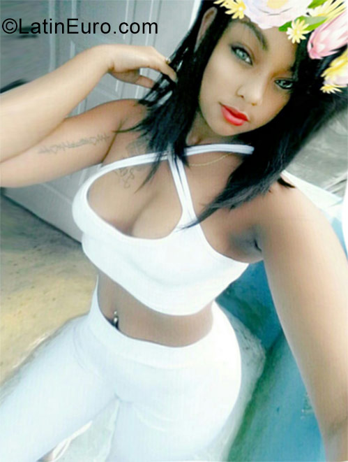 Date this lovely Dominican Republic girl Jessica minaya from Santo Domingo DO28686