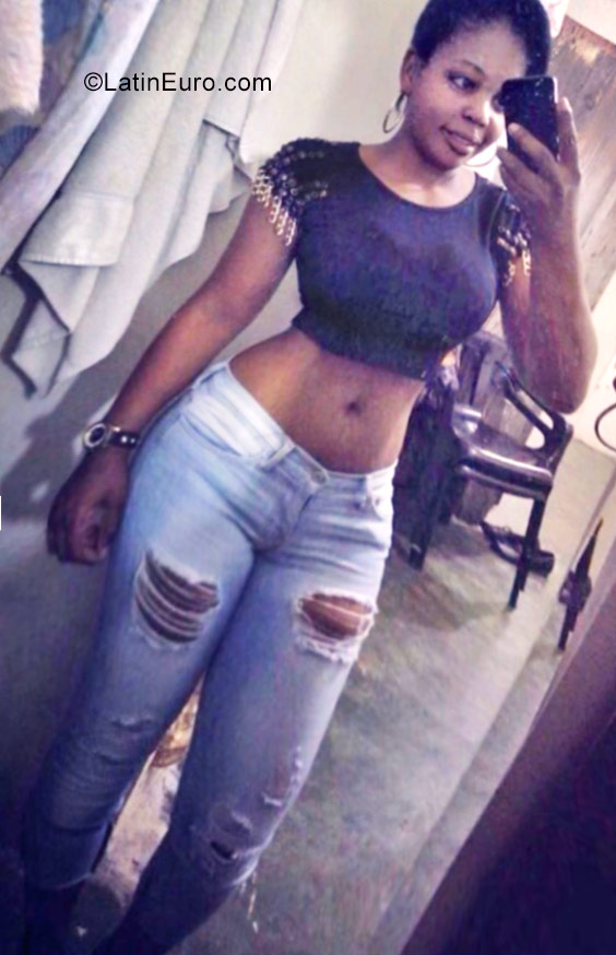 Date this young Dominican Republic girl Leydi from Santo Domingo DO28699