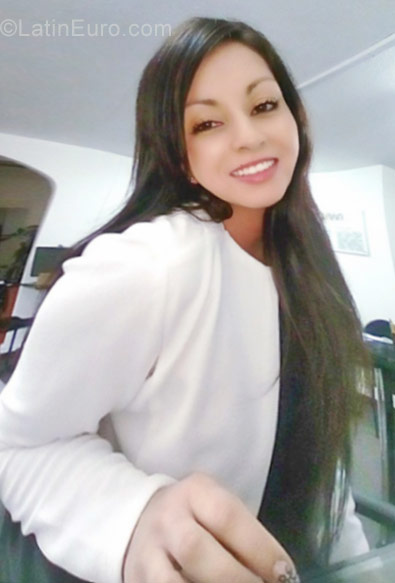 Date this tall Colombia girl Alejandra from Bogota CO21477