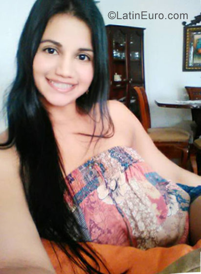 Date this tall Colombia girl Jessica from Cali CO21499