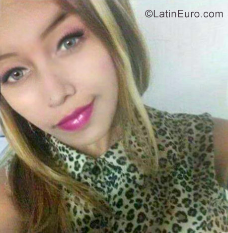 Date this funny Colombia girl YULIETH from Barranquilla CO21559