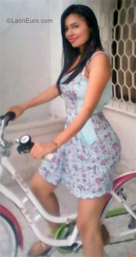 Date this fun Colombia girl Yanis from Barranquilla CO21563