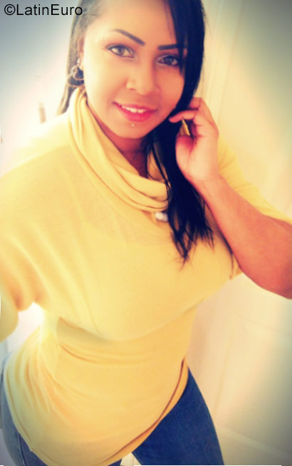 Date this cute United States girl Tanishia from Washington, DC US20567
