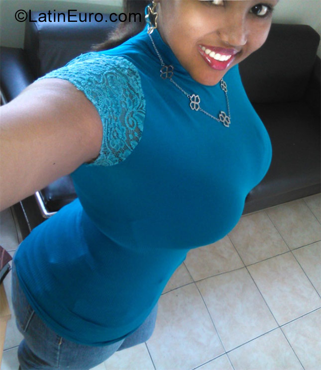 Date this stunning Dominican Republic girl Elizabeth from Santo Domingo DO28879