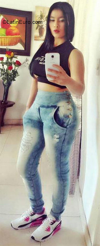 Date this stunning Colombia girl Juliana from Bogota CO21592