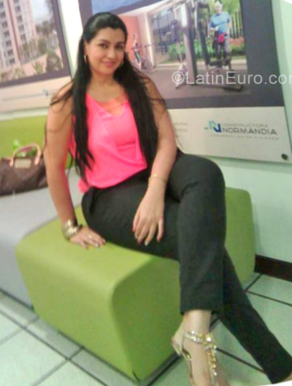 Date this hot Colombia girl Lourdes from Cali CO21611