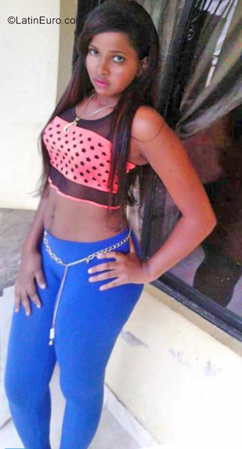 Date this nice looking Dominican Republic girl Marys from Santo Domingo DO28955