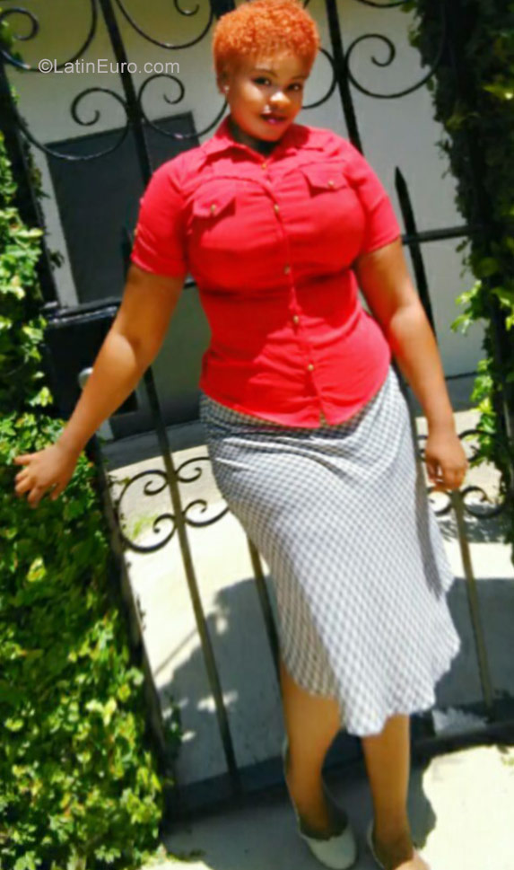 Date this attractive Dominican Republic girl Karline from Santo Domingo DO29649