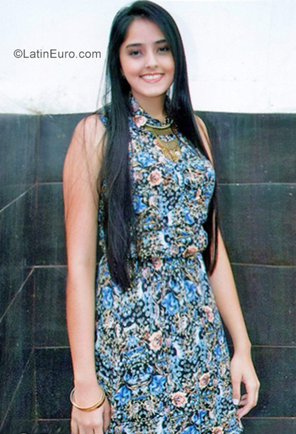Date this tall Colombia girl Alejandra from Bogota CO21665
