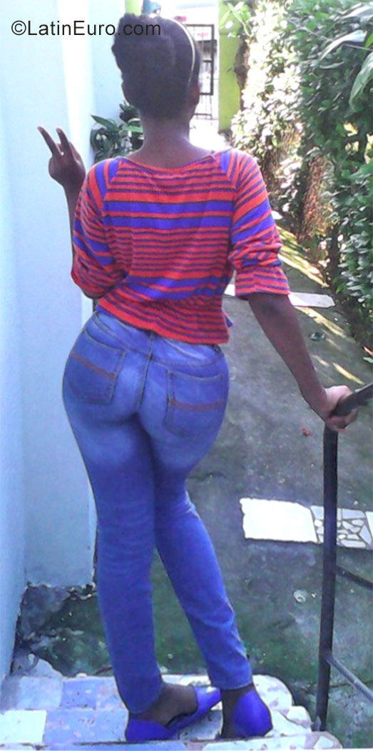 Date this tall Dominican Republic girl Alexandra from Santo Domingo DO29047