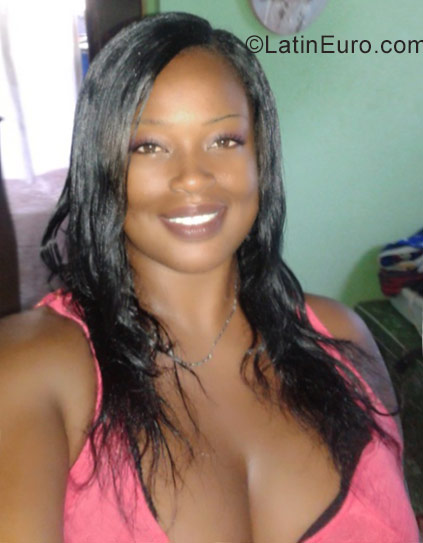 Date this fun Jamaica girl Leonie from Mandeville JM2456