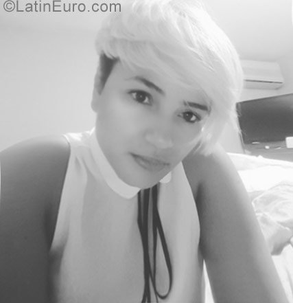 Date this charming Dominican Republic girl Monica from Santo Domingo DO29125