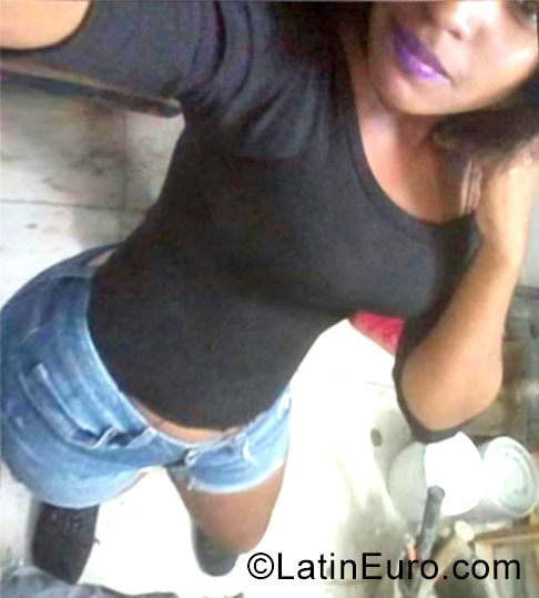 Date this tall Dominican Republic girl Mariel from Santo Domingo DO29167