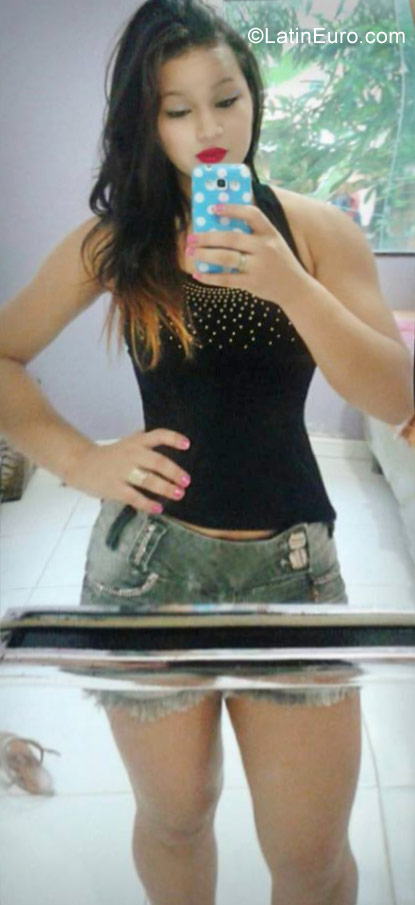Date this charming Brazil girl Leticia from Manaus BR10097