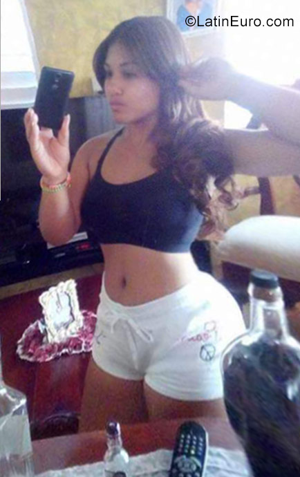 Date this nice looking Dominican Republic girl Parsivana from Puerto Plata DO29237