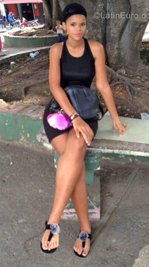 Date this cute Dominican Republic girl Raquel from Santiago DO29276
