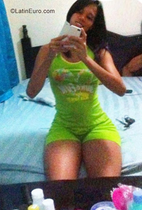 Date this cute Dominican Republic girl Kifrany from Santo Domingo DO29299