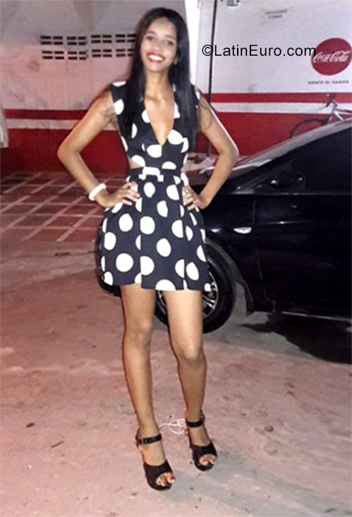 Date this foxy Colombia girl Kelly from Barranquilla CO23314