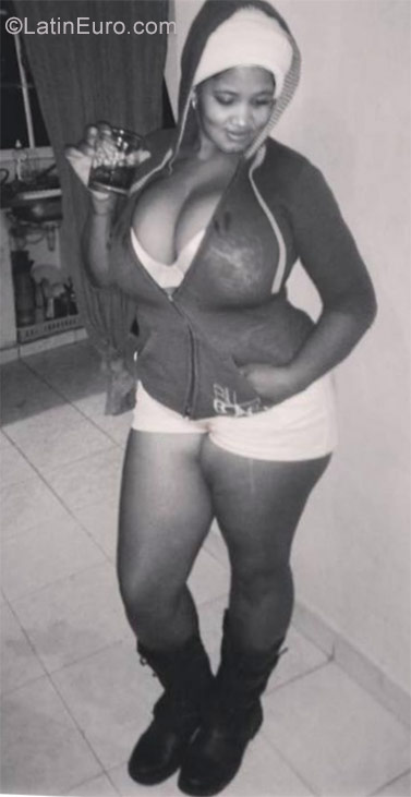 Date this gorgeous Dominican Republic girl Ana from Santo Domingo DO29383