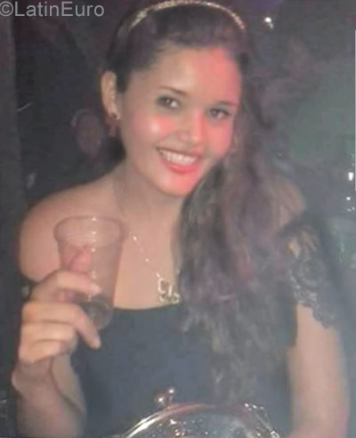 Date this foxy Colombia girl Marecela from Florencia CO21887