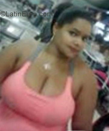 Date this foxy Dominican Republic girl Genesi from Santiago De Los Caballeros DO29507