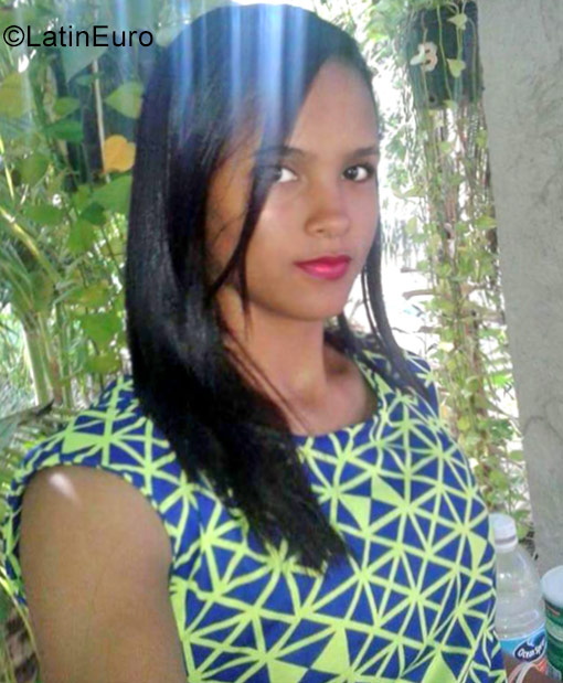 Date this hot Dominican Republic girl Dara from Santiago DO29547