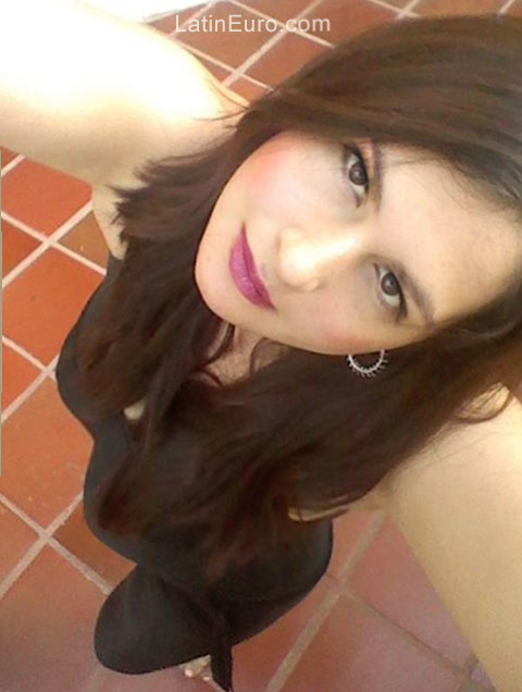 Date this cute Colombia girl CAROL NDREA from Cartagena CO21980
