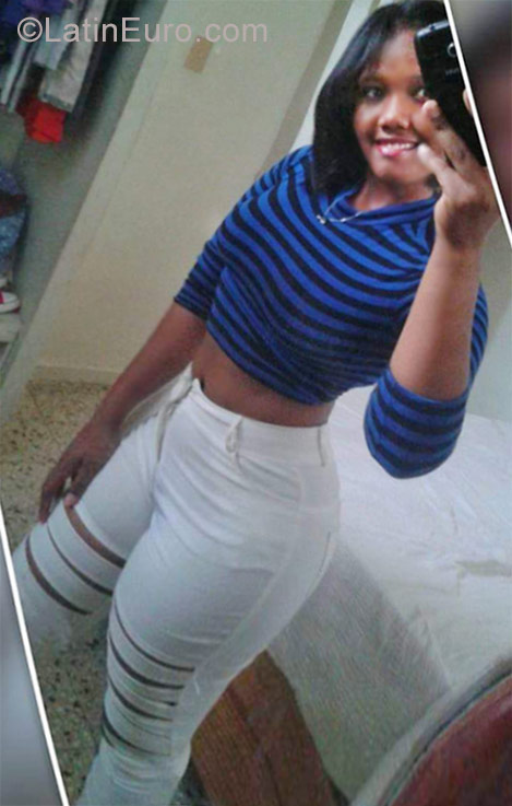 Date this lovely Dominican Republic girl Katy from Santo Domingo DO29582