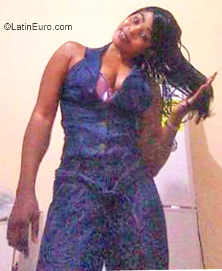 Date this sultry Jamaica girl Sandra from Montego Bay JM2476