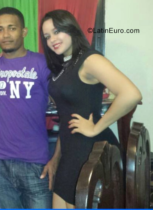 Date this sultry Dominican Republic girl Yenice from Santiago DO29647