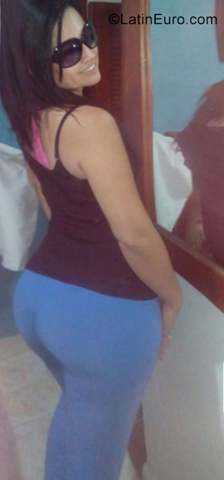 Date this stunning Colombia girl Maria from Bucaramanga CO22025