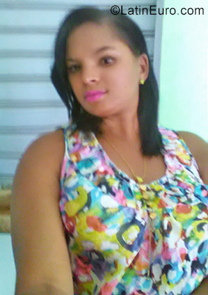 Date this lovely Dominican Republic girl Juana from Santo Domingo DO29690