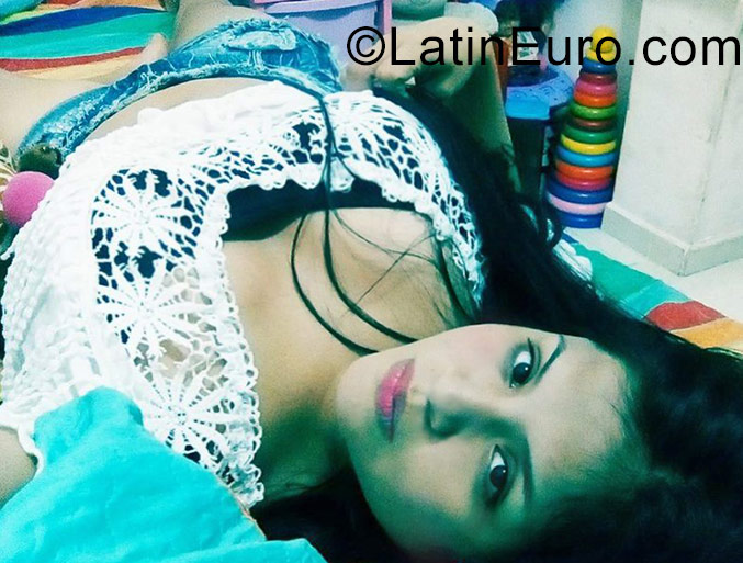 Date this charming Colombia girl Lizeth from Cali CO22032