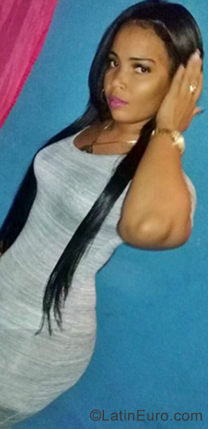 Date this charming Dominican Republic girl Kenny from Santo Domingo DO29698