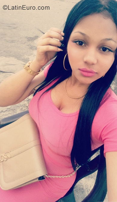 Date this young Dominican Republic girl Marlin from Santo Domingo DO29699