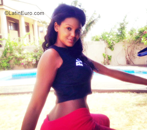 Date this good-looking Dominican Republic girl Flor from Santiago DO29765