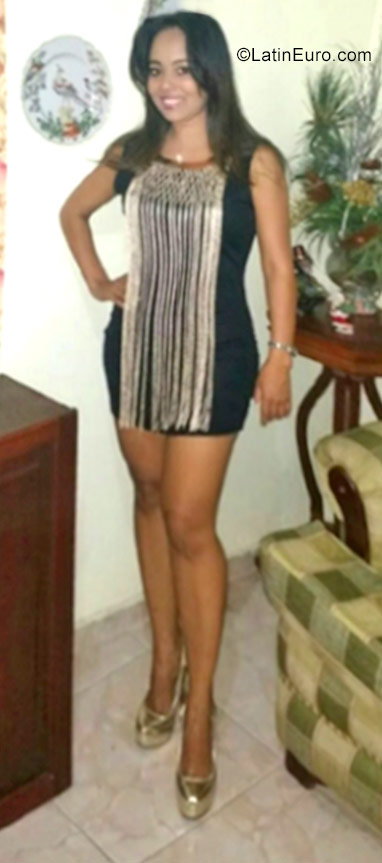 Date this good-looking Dominican Republic girl Mary from Santo Domingo DO29778