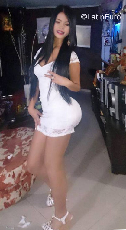 Date this foxy Colombia girl Anpiao from Manizales CO22077